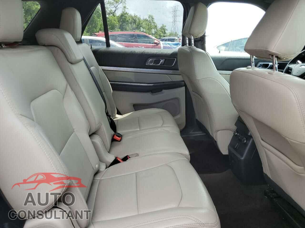FORD EXPLORER 2018 - 1FM5K7D80JGB74339