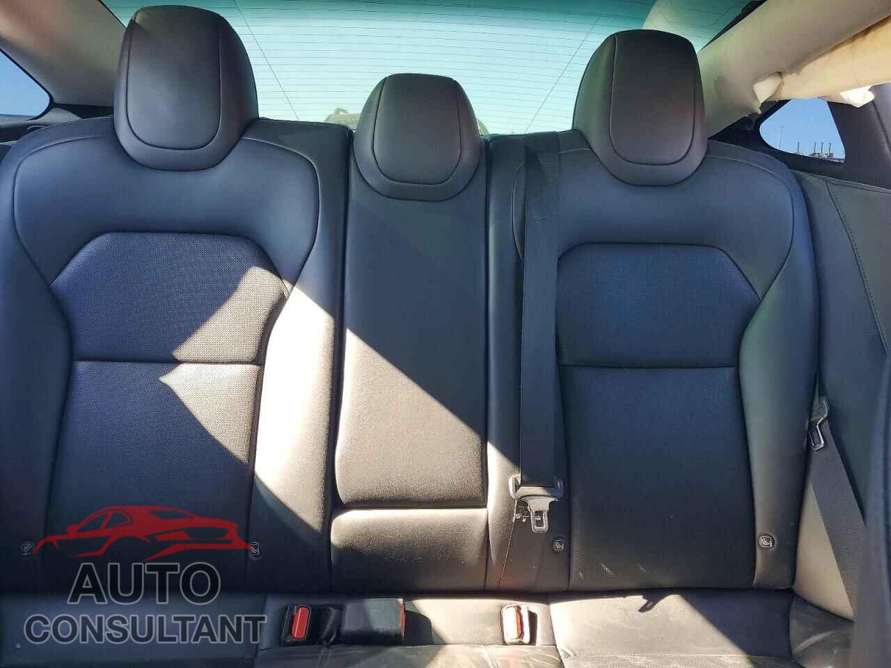 TESLA MODEL 3 2024 - 5YJ3E1EBXRF730432