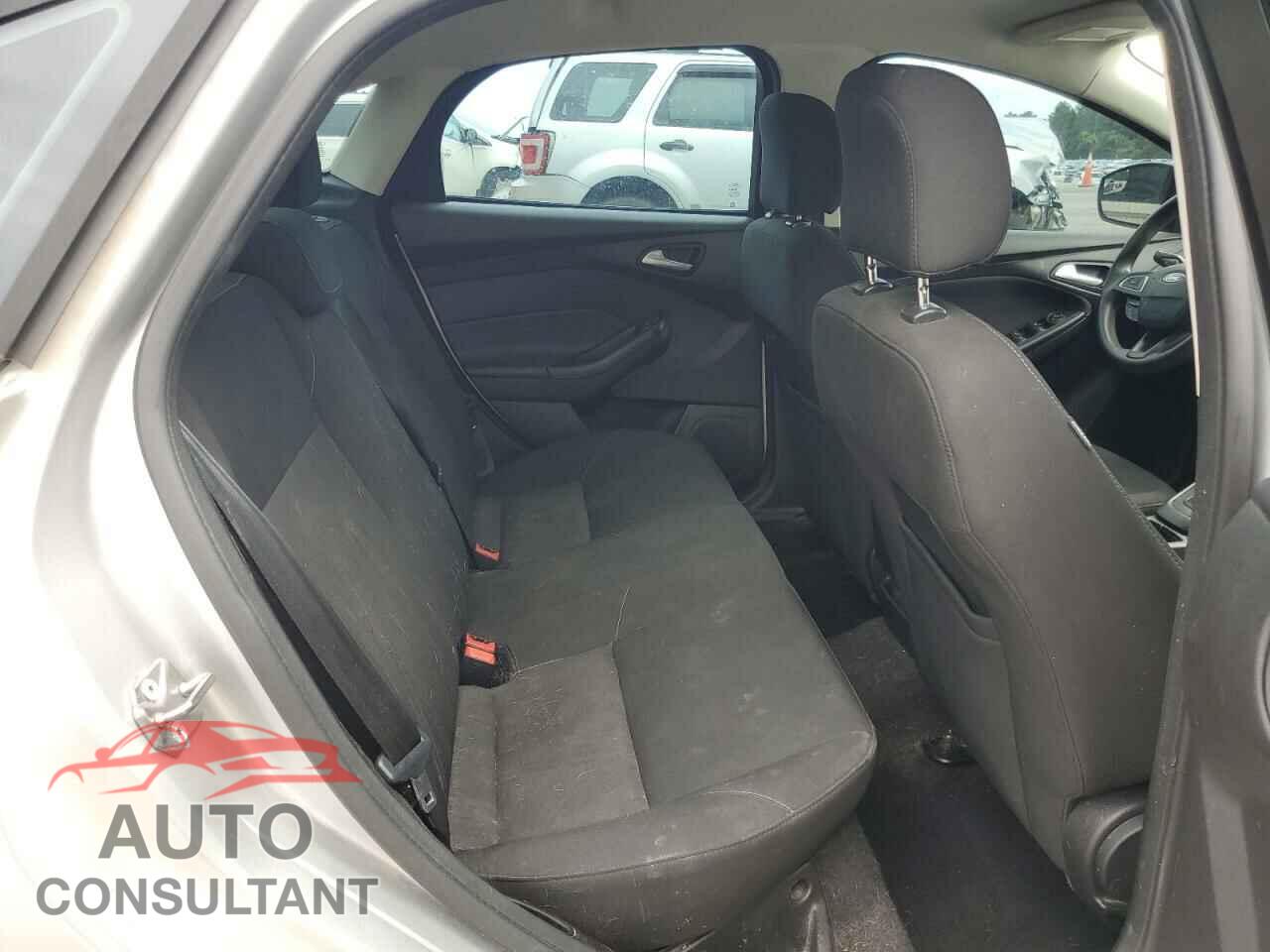 FORD FOCUS 2017 - 1FADP3F29HL242325