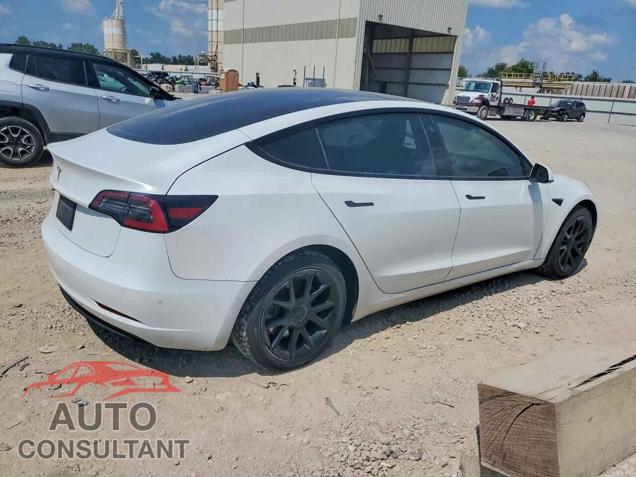TESLA MODEL 3 2021 - 5YJ3E1EA1MF084679