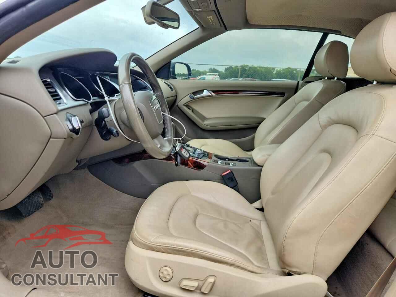 AUDI A5 2012 - WAULFAFH3CN000819