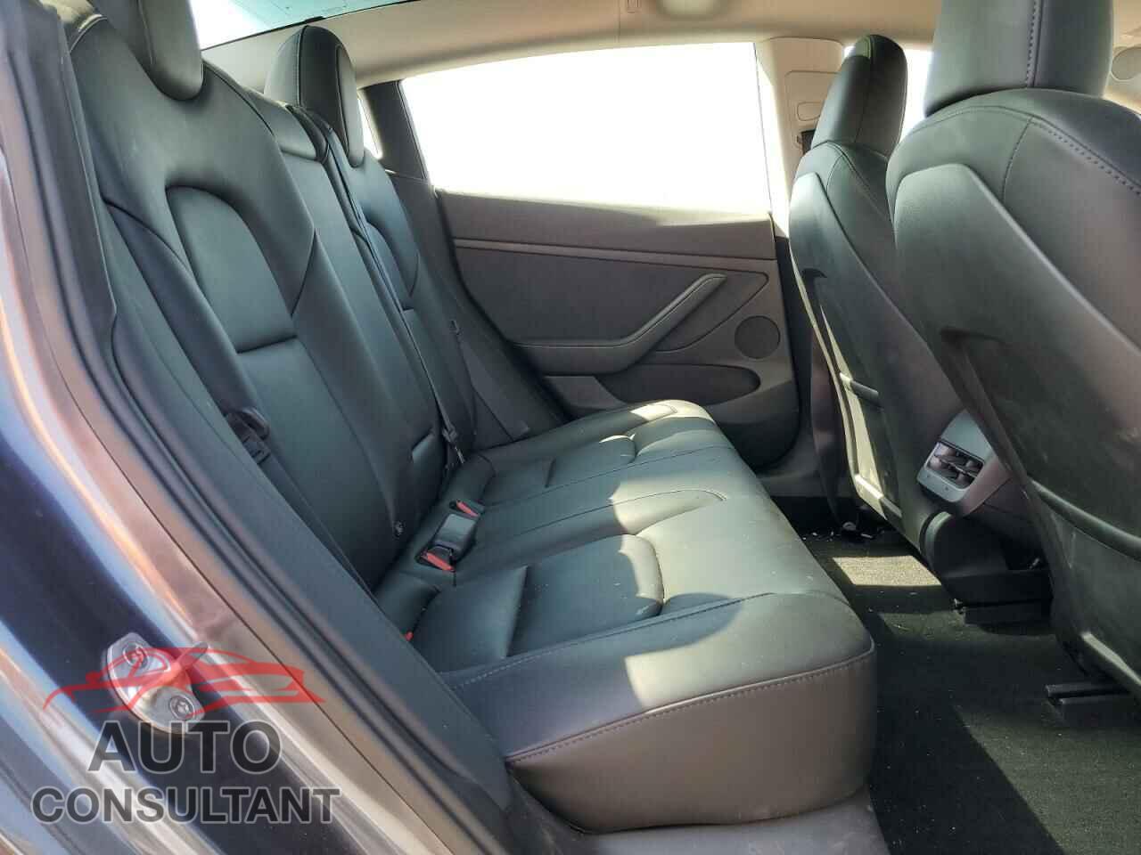 TESLA MODEL 3 2023 - 5YJ3E1EA2PF710468
