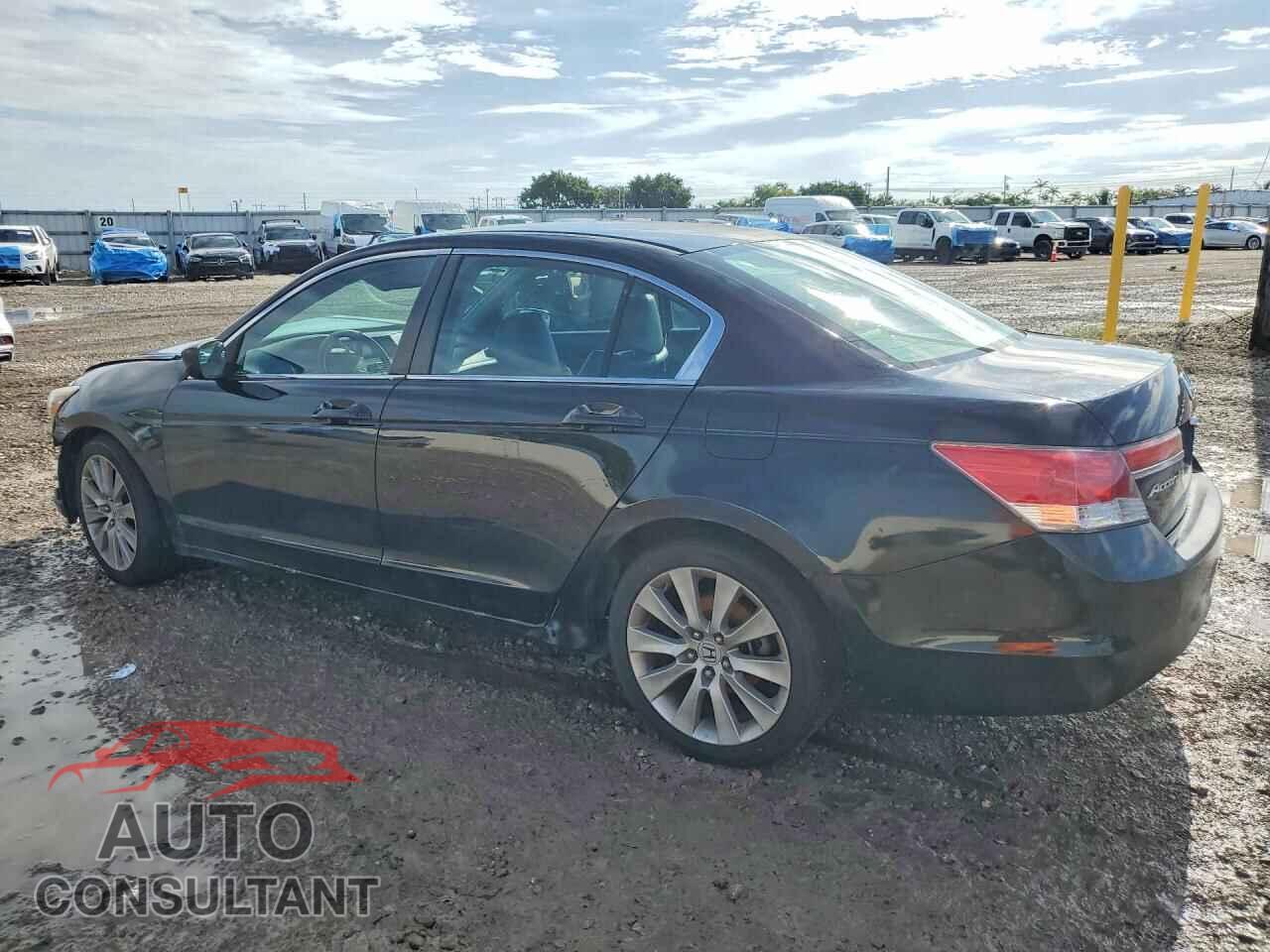 HONDA ACCORD 2011 - 1HGCP2F61BA110084