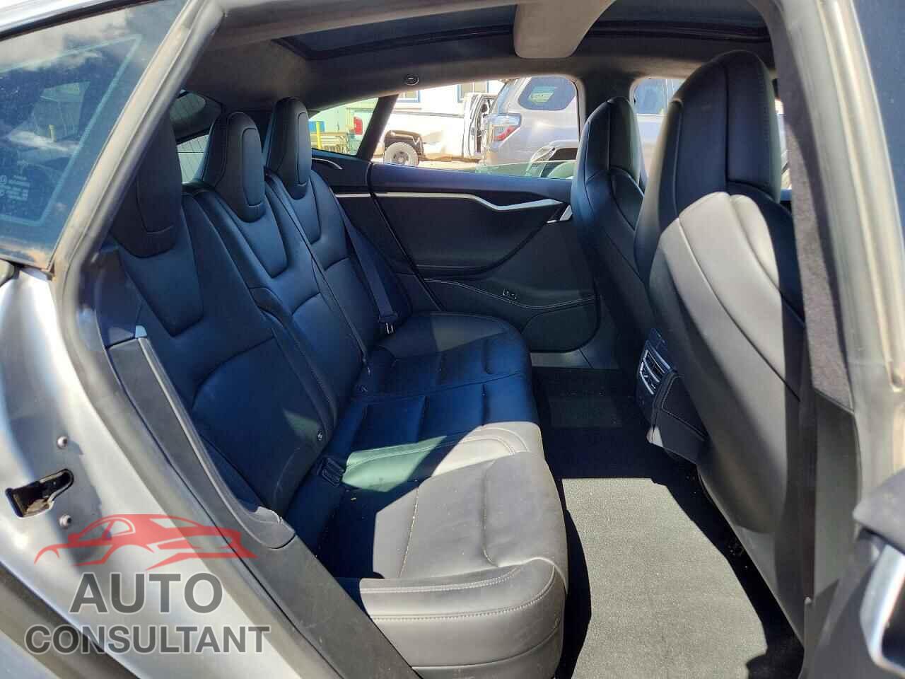 TESLA MODEL S 2018 - 5YJSA1E26JF245216