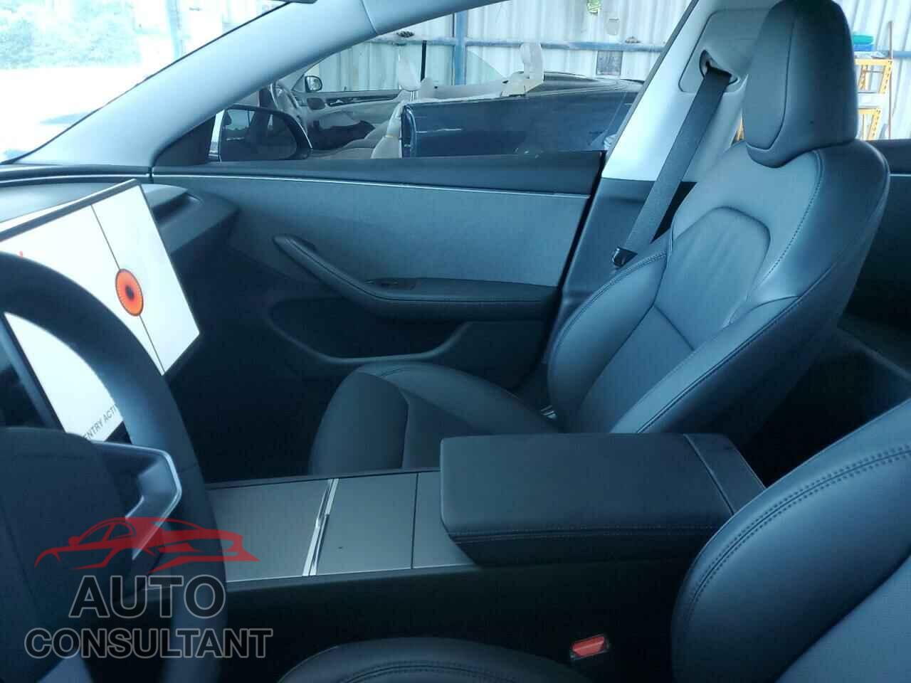 TESLA MODEL 3 2024 - 5YJ3E1EA1RF728107