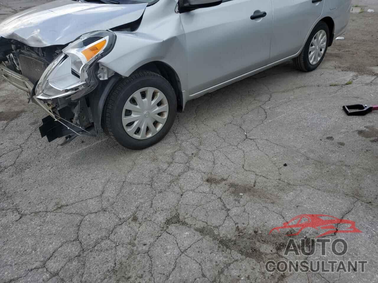 NISSAN VERSA 2017 - 3N1CN7AP7HL889349