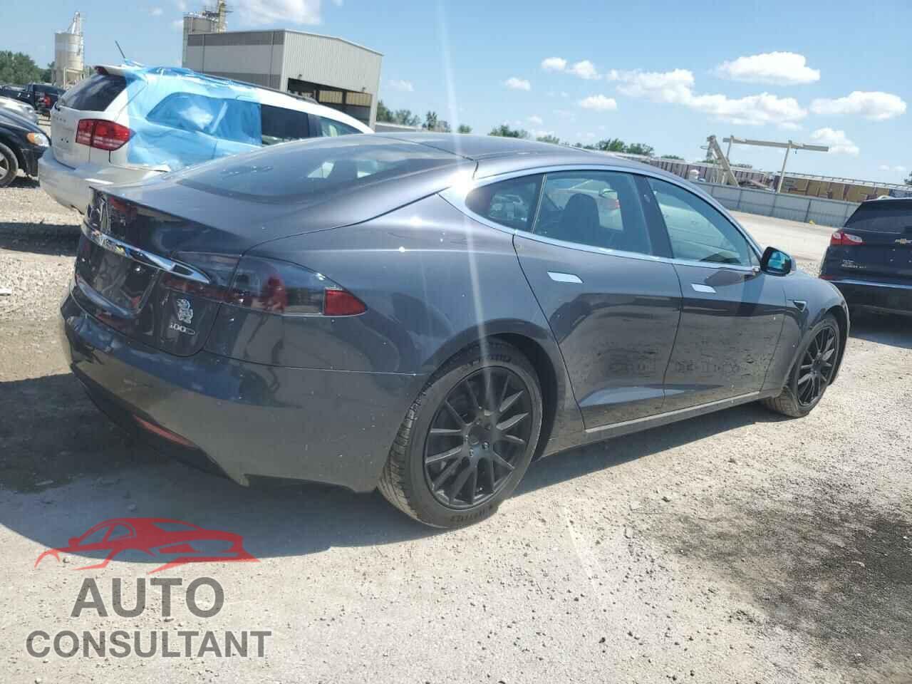 TESLA MODEL S 2017 - 5YJSA1E25HF215845