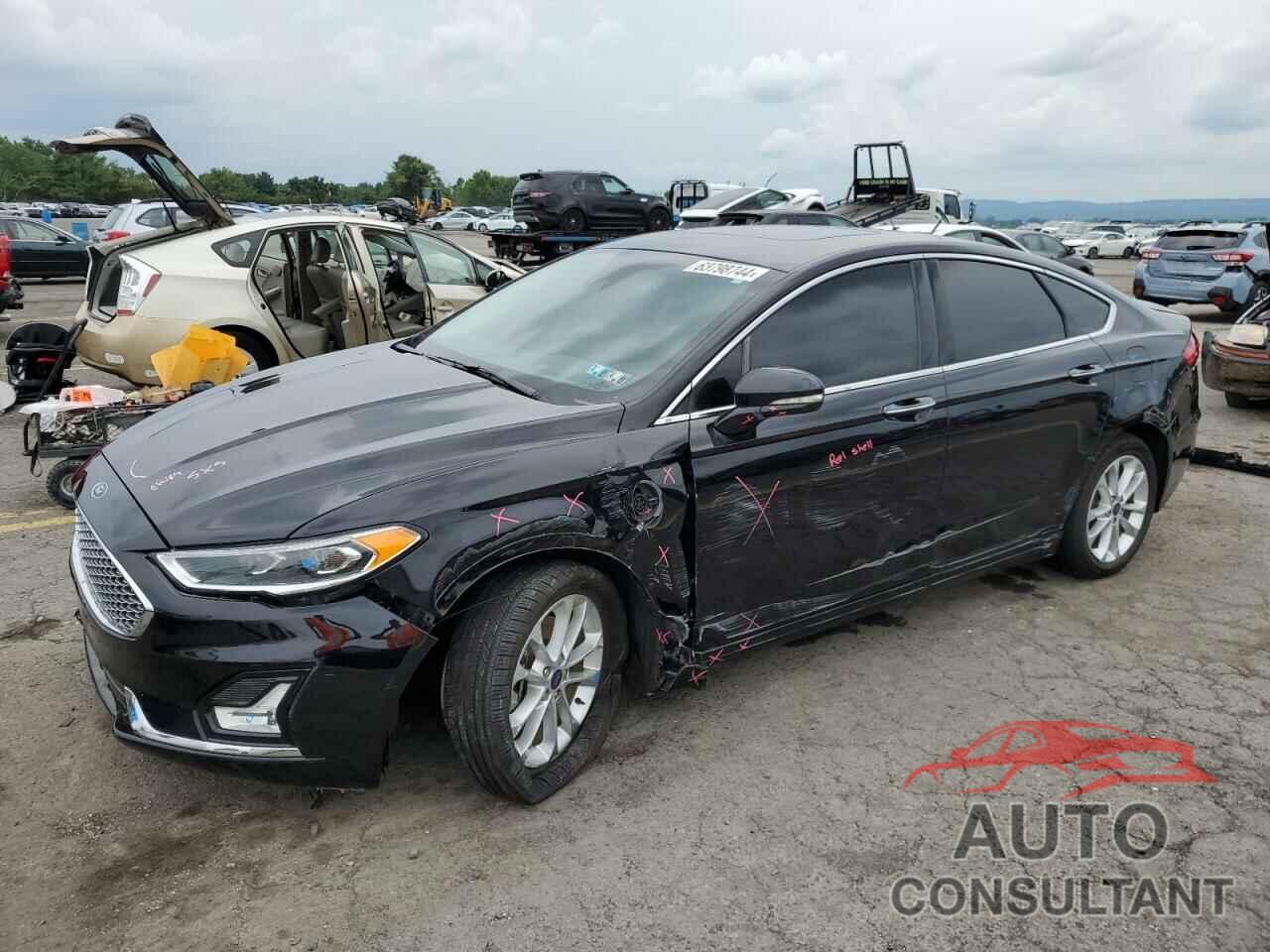 FORD FUSION 2019 - 3FA6P0SU3KR101581