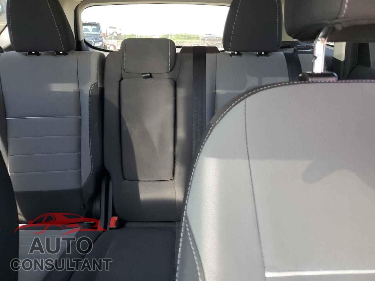 FORD ESCAPE 2015 - 1FMCU0GX1FUC86877