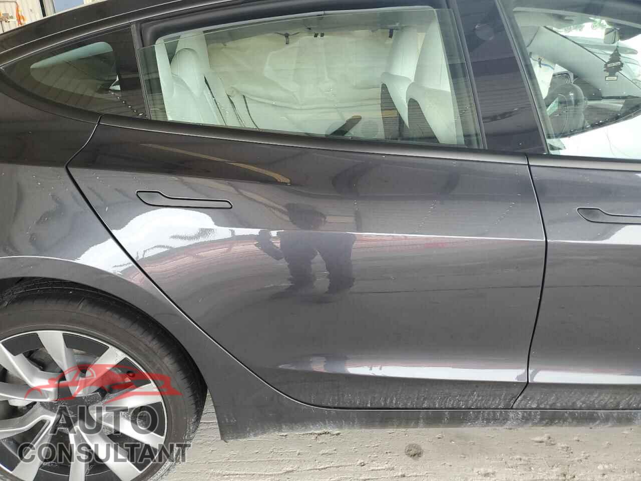 TESLA MODEL 3 2025 - 5YJ3E1EA4SF905982