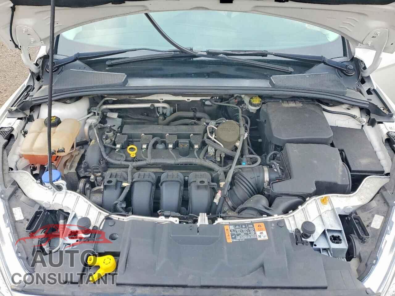 FORD FOCUS 2015 - 1FADP3J28FL299913