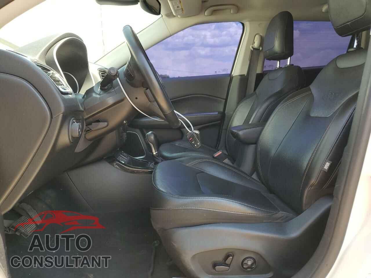 JEEP COMPASS 2019 - 3C4NJCCB3KT676191