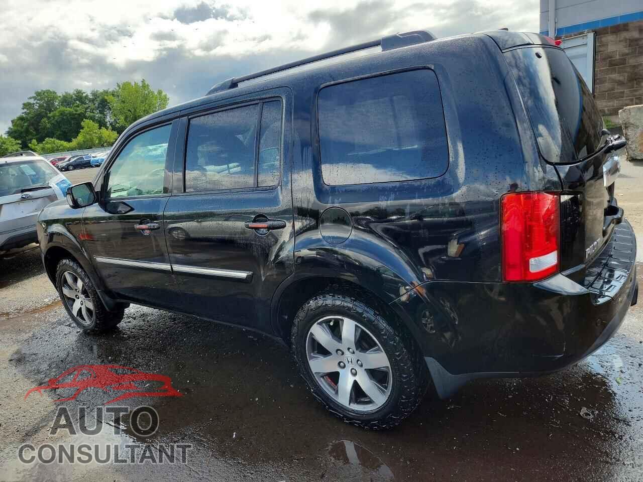 HONDA PILOT 2013 - 5FNYF3H98DB007839