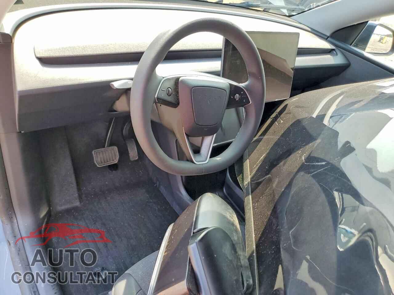 TESLA MODEL Y 2026 - 7SAYGDED2TA592346