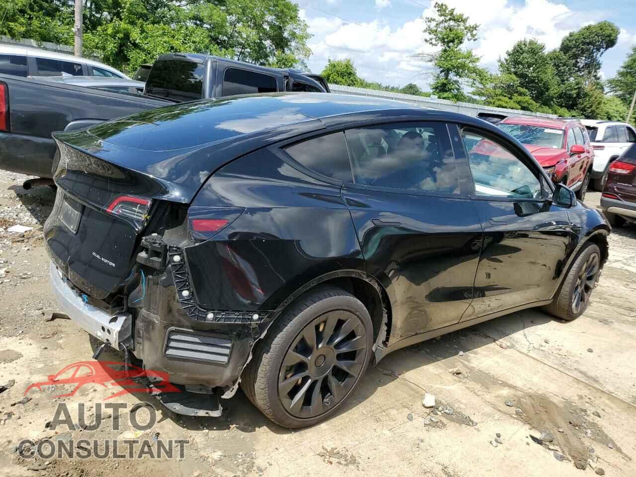 TESLA MODEL Y 2021 - 5YJYGDEE6MF284204