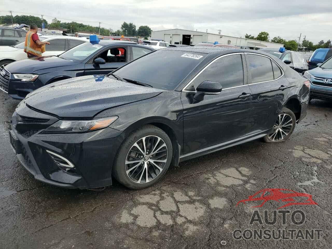 TOYOTA CAMRY 2018 - 4T1B11HK7JU660267