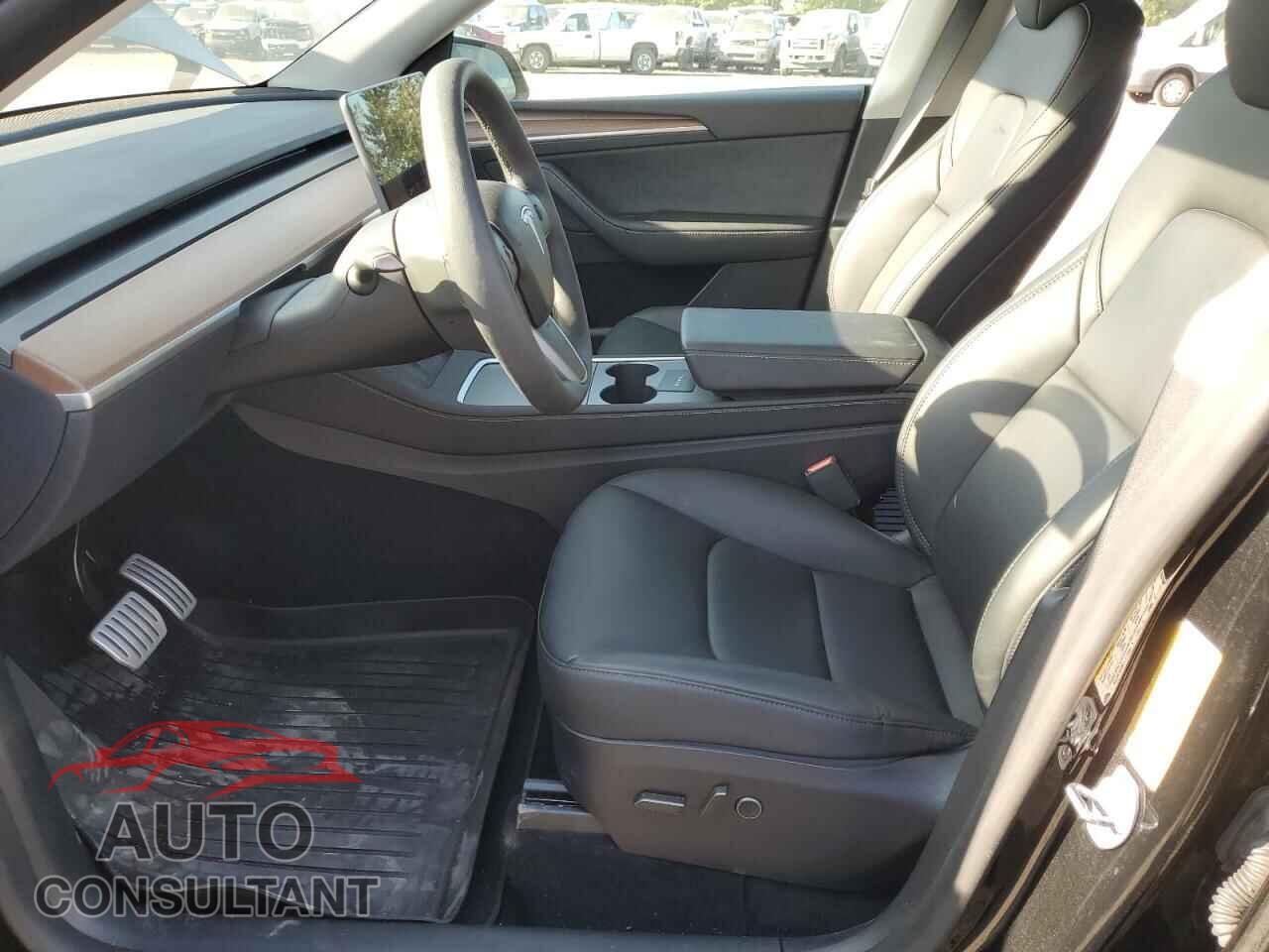 TESLA MODEL Y 2024 - 7SAYGDEF3RF128138