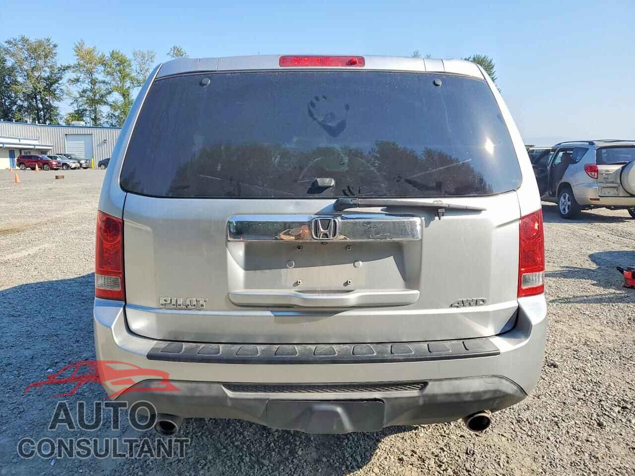HONDA PILOT 2013 - 5FNYF4H45DB033518