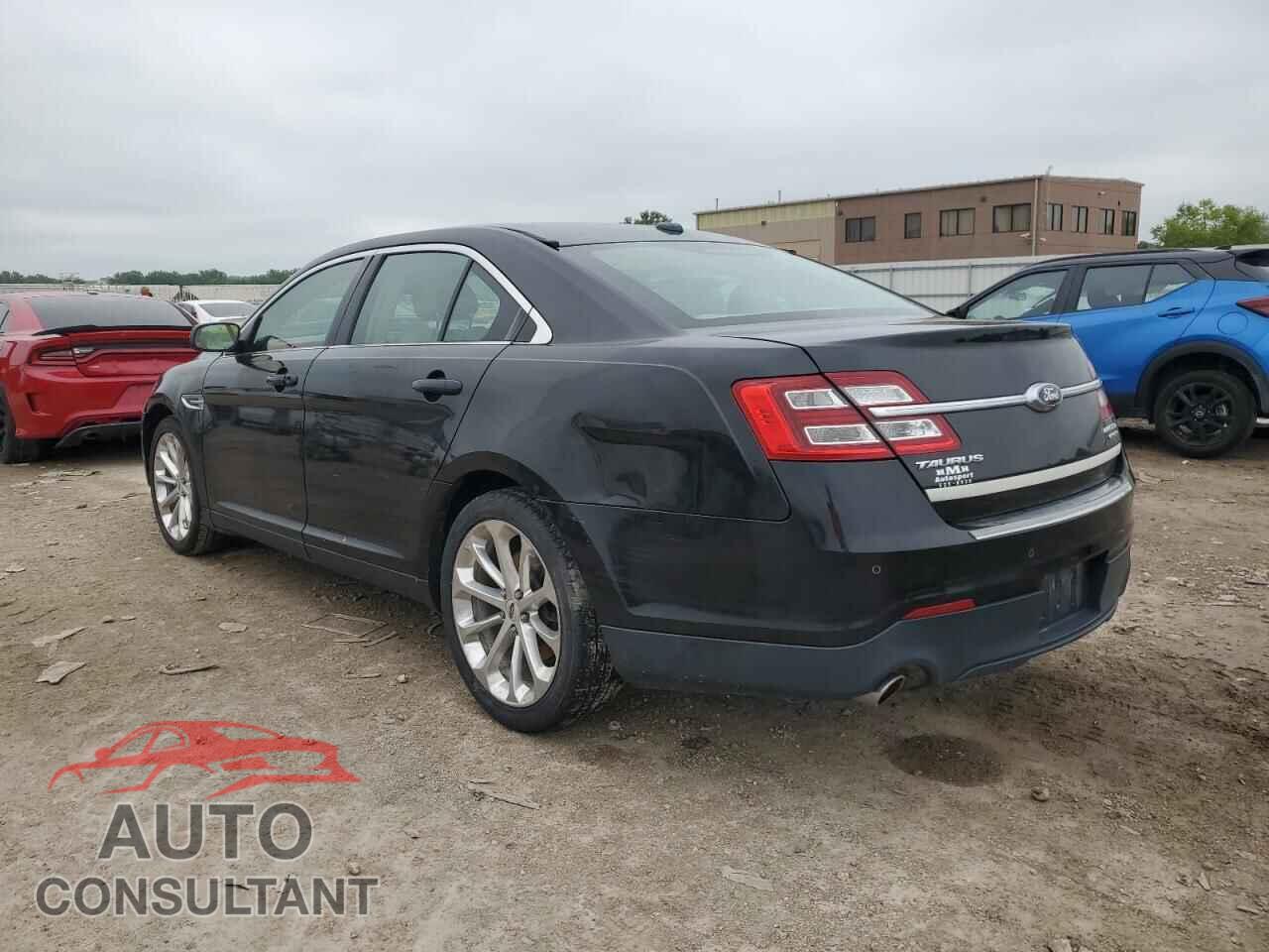 FORD TAURUS 2015 - 1FAHP2F82FG100601