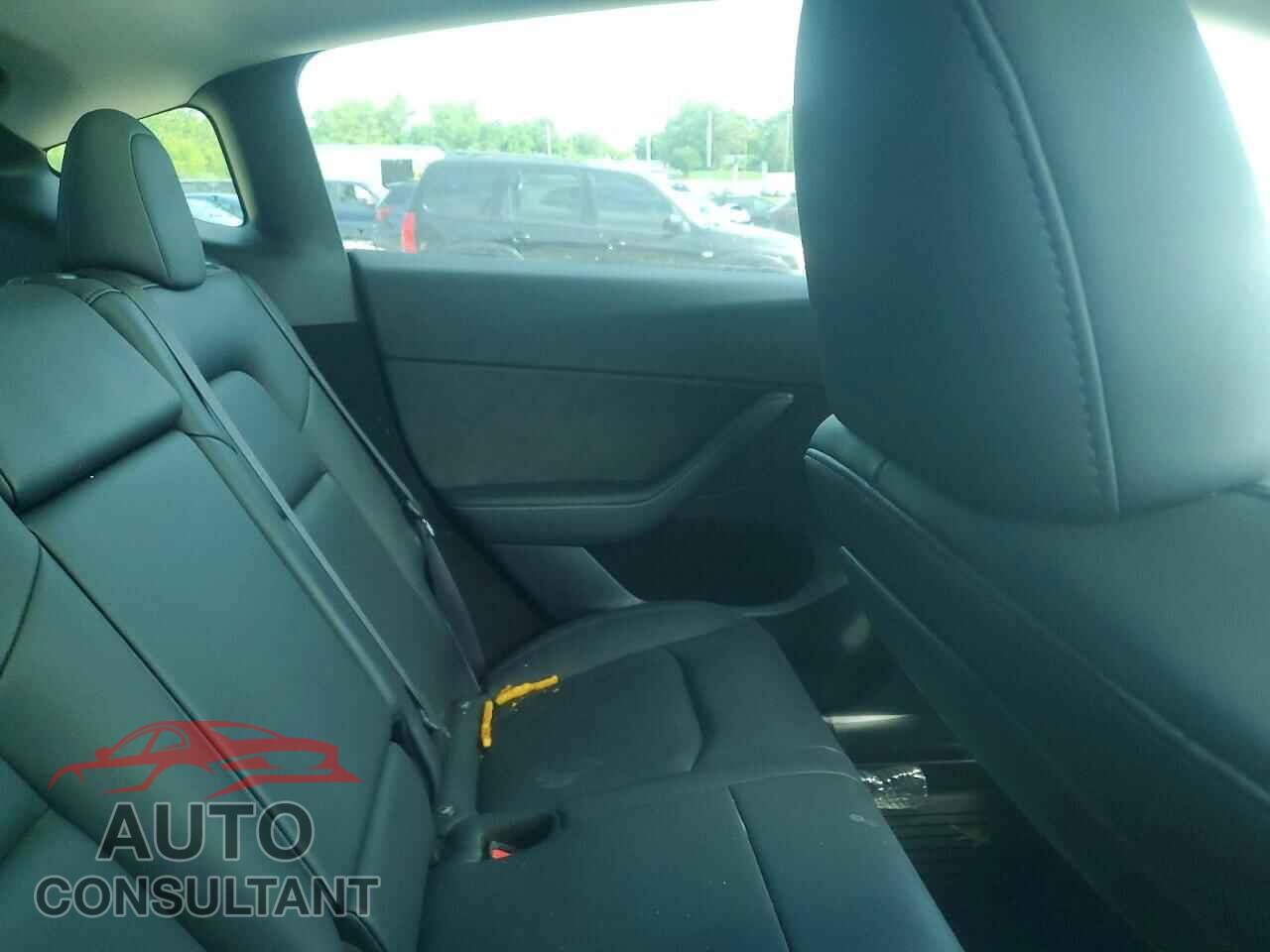 TESLA MODEL Y 2024 - 7SAYGDED1RF087958