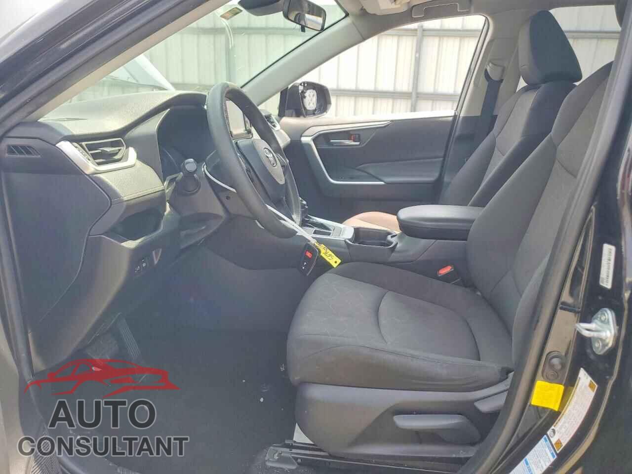 TOYOTA RAV4 2019 - JTMP1RFV9KD010556