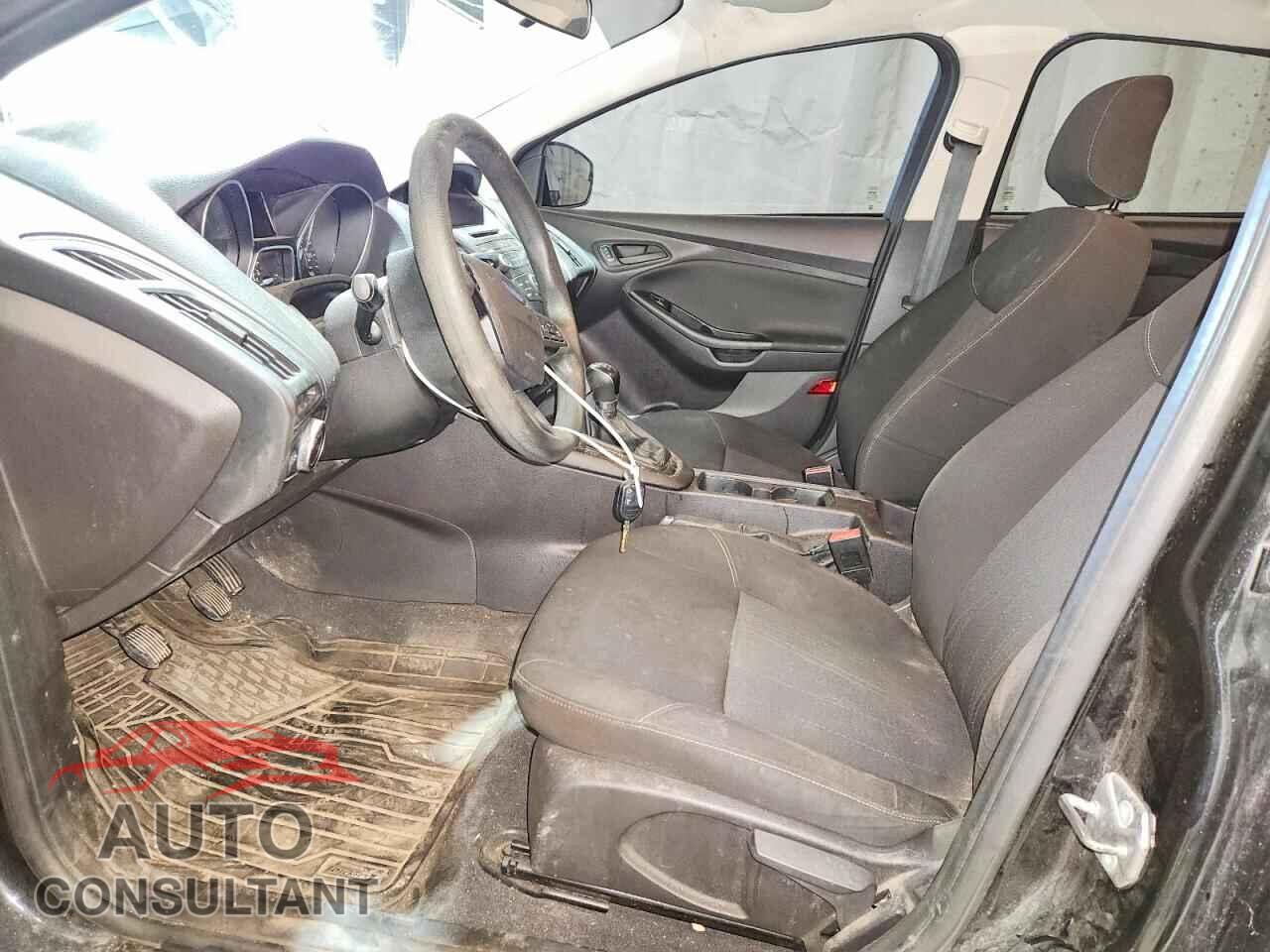 FORD FOCUS 2015 - 1FADP3E21FL226537