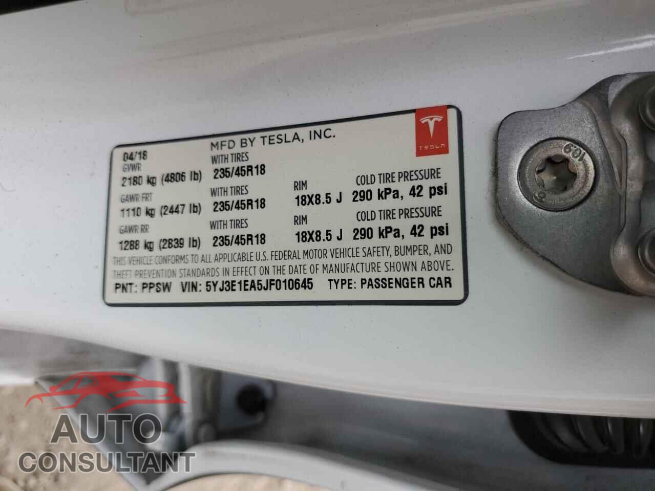 TESLA MODEL 3 2018 - 5YJ3E1EA5JF010645