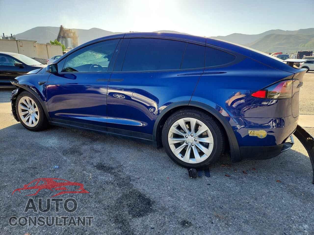 TESLA MODEL X 2018 - 5YJXCDE27JF140492