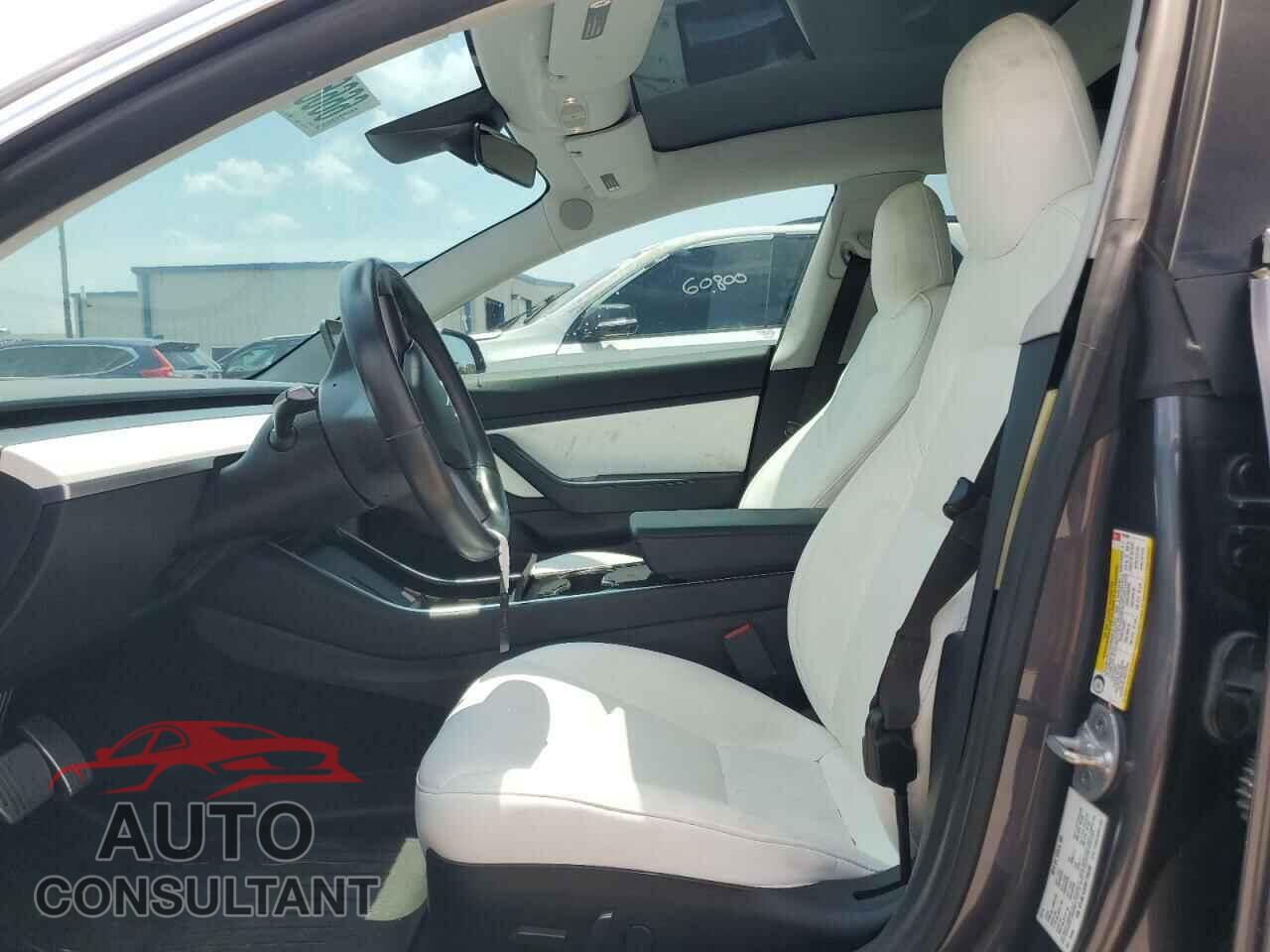 TESLA MODEL 3 2019 - 5YJ3E1EB5KF195290