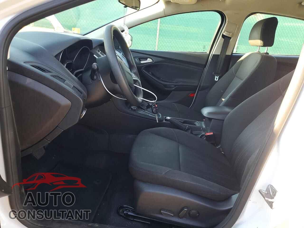 FORD FOCUS 2016 - 1FADP3K23GL245886