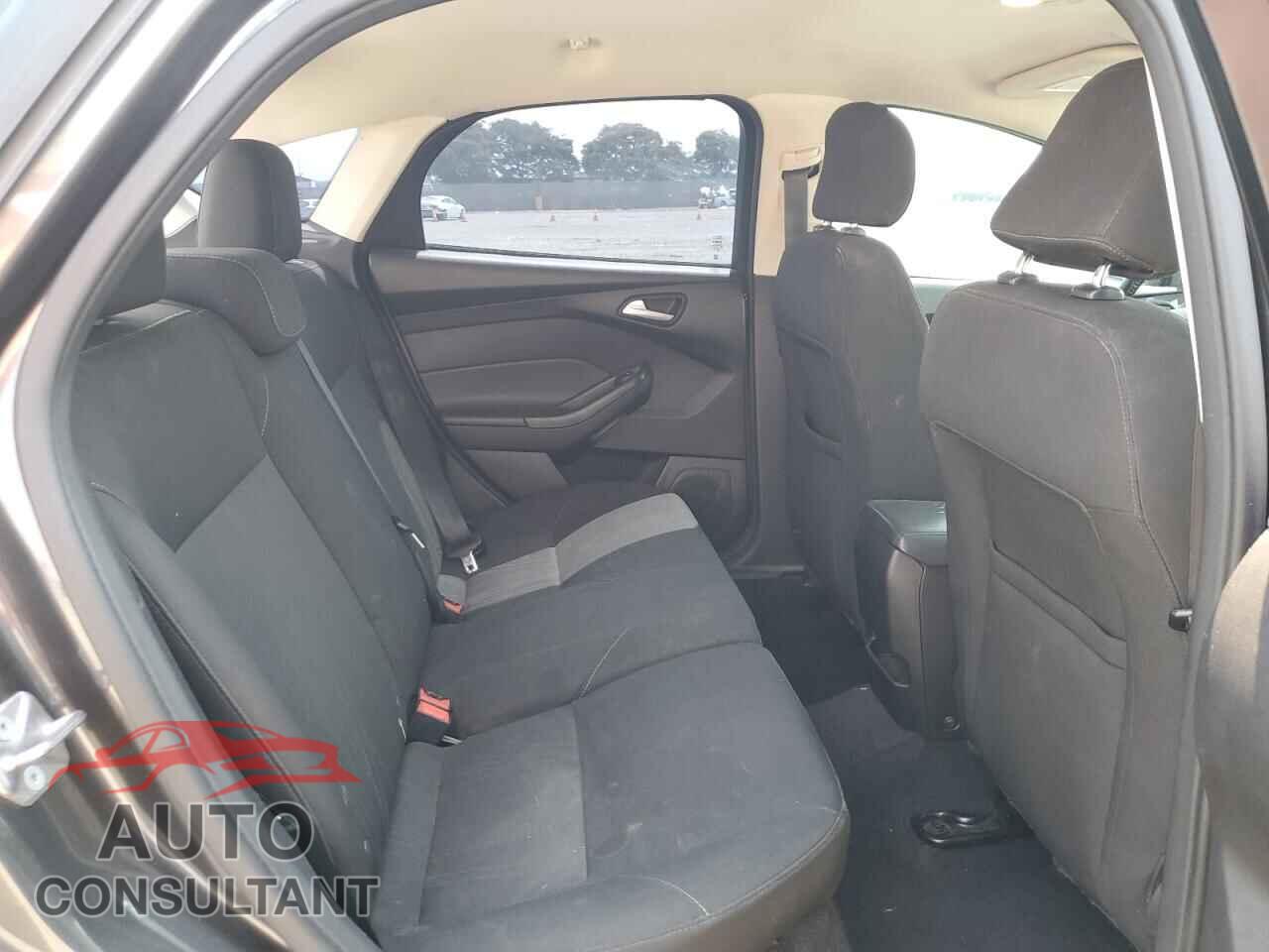 FORD FOCUS 2015 - 1FADP3K29FL294167