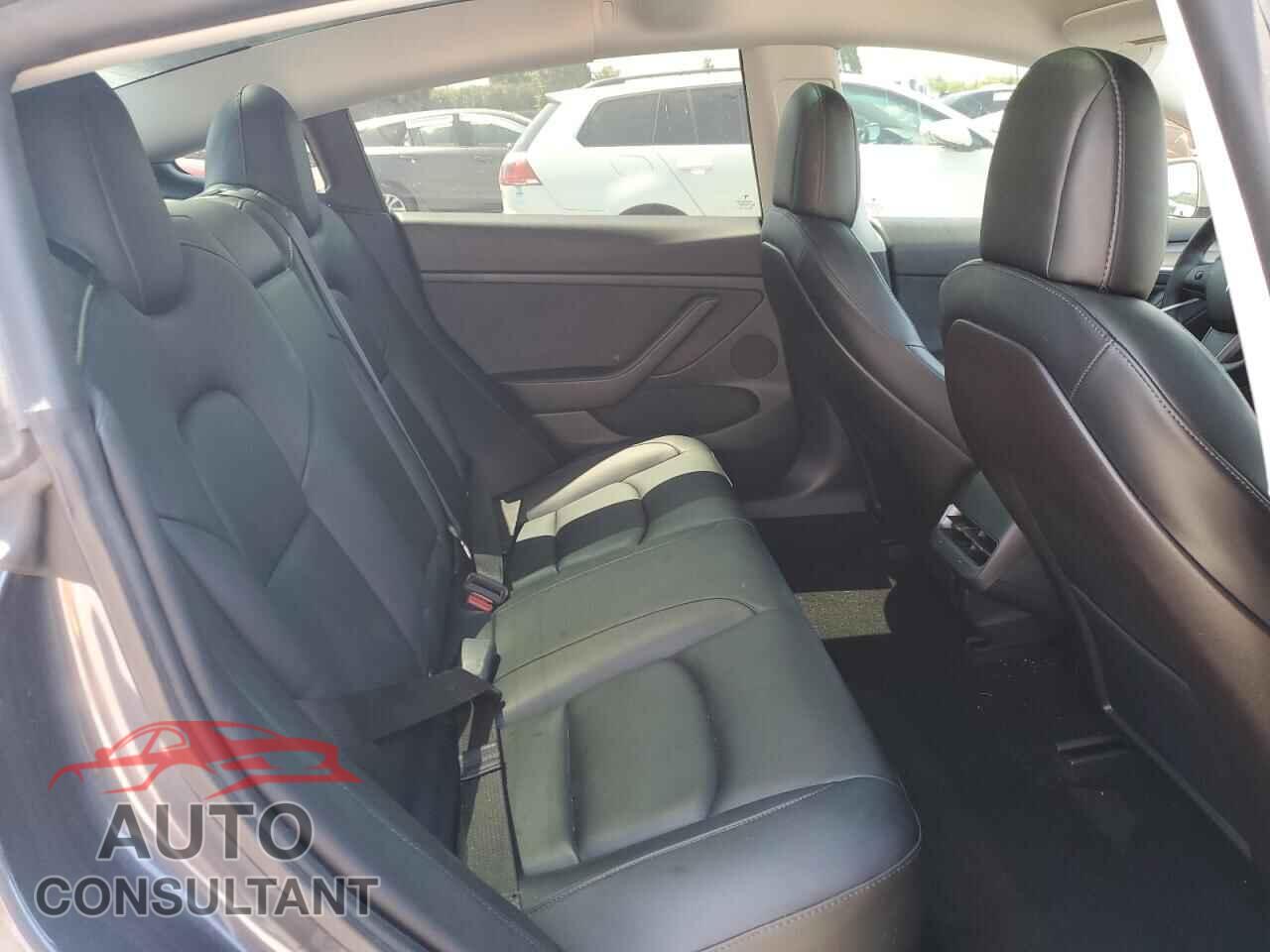 TESLA MODEL 3 2021 - 5YJ3E1EC8MF990586