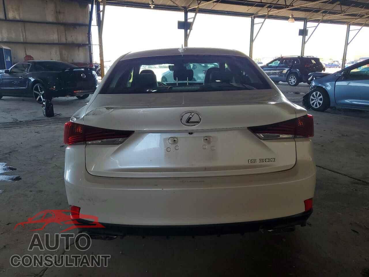 LEXUS IS 2018 - JTHBA1D2XJ5072866