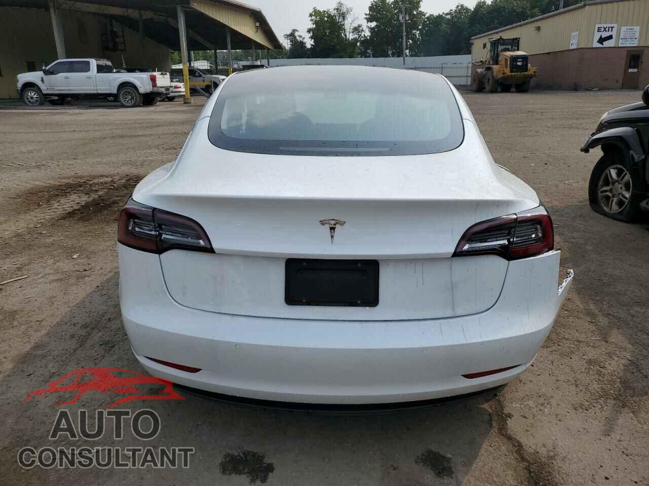 TESLA MODEL 3 2022 - 5YJ3E1EA8NF156978