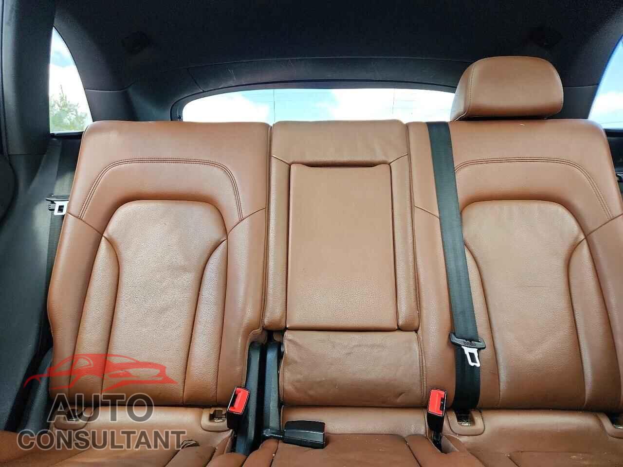 AUDI Q5 2012 - WA1LFAFP1CA047469