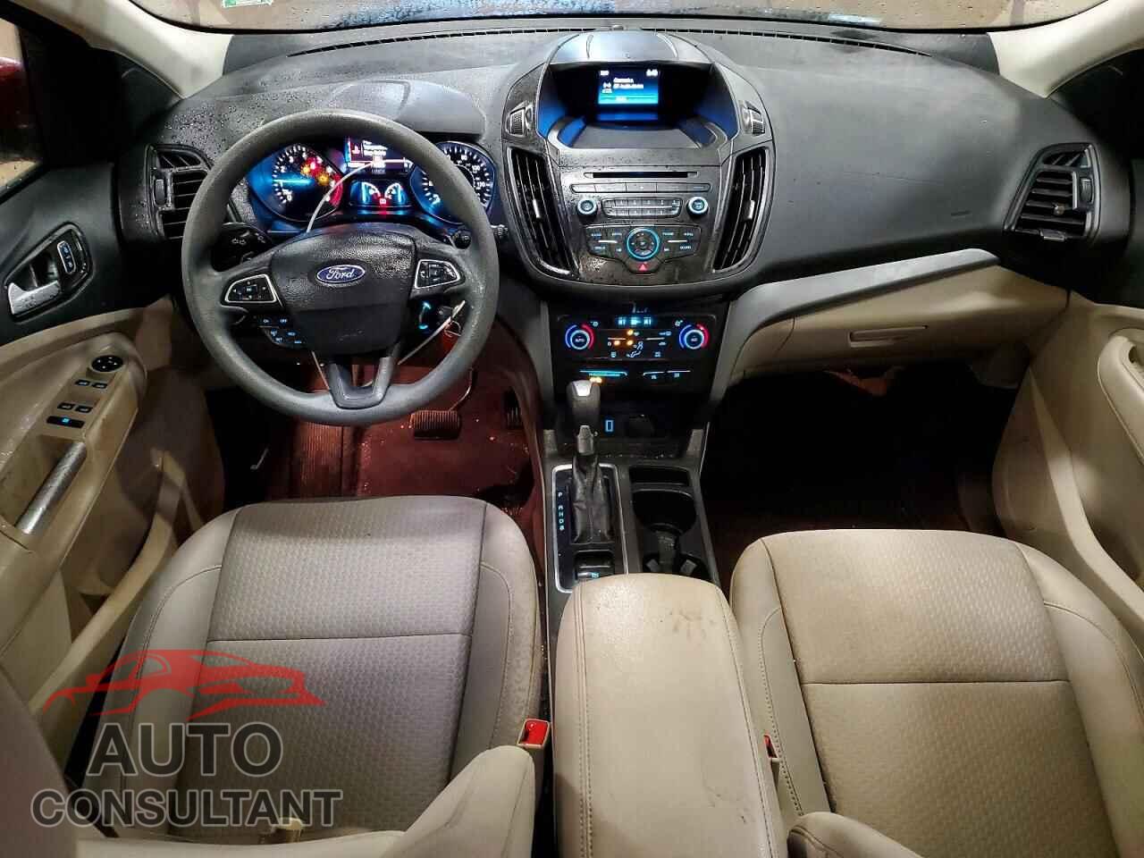 FORD ESCAPE 2017 - 1FMCU0GD7HUF04023