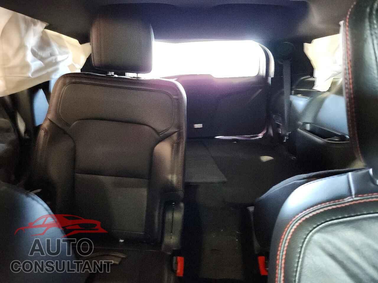 FORD EXPLORER 2018 - 1FM5K8GT8JGB05744