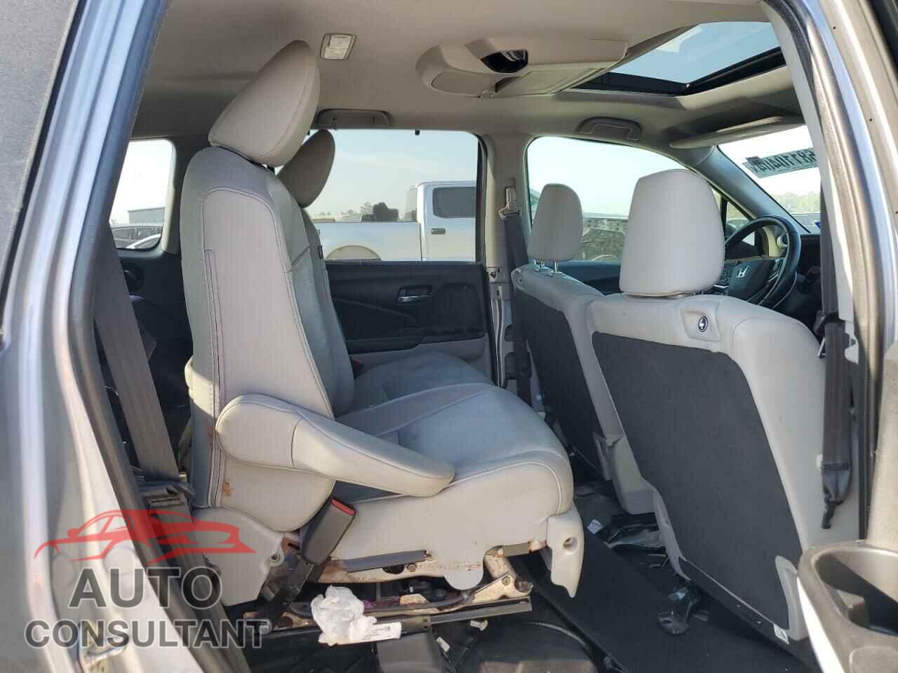 HONDA PILOT 2019 - 5FNYF5H66KB044192
