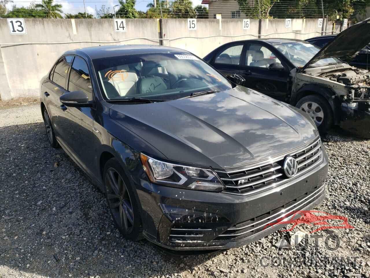 VOLKSWAGEN PASSAT 2018 - 1VWAA7A31JC024758