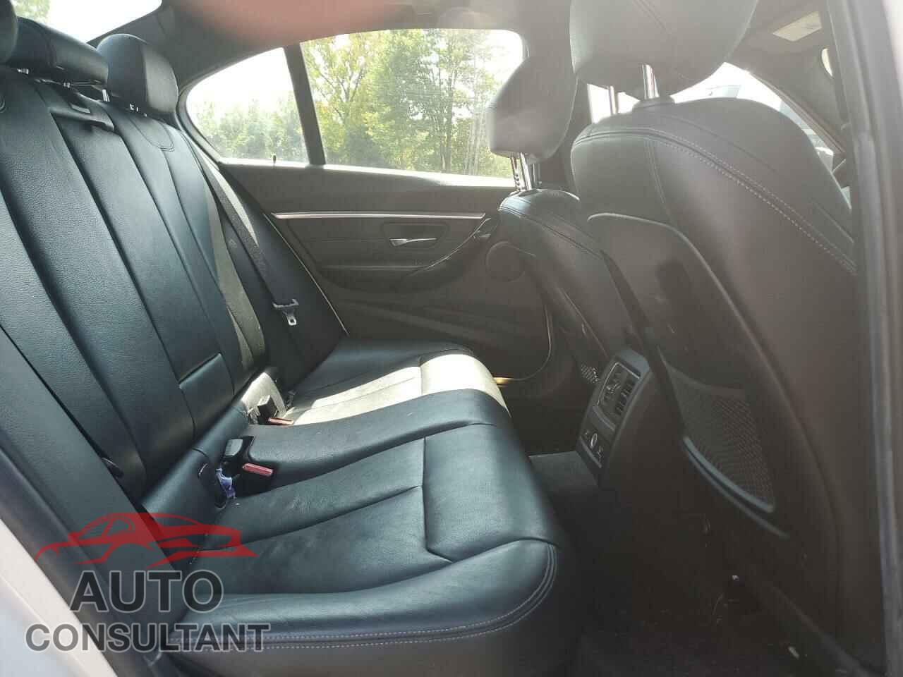 BMW 3 SERIES 2016 - WBA8E3G51GNU05270