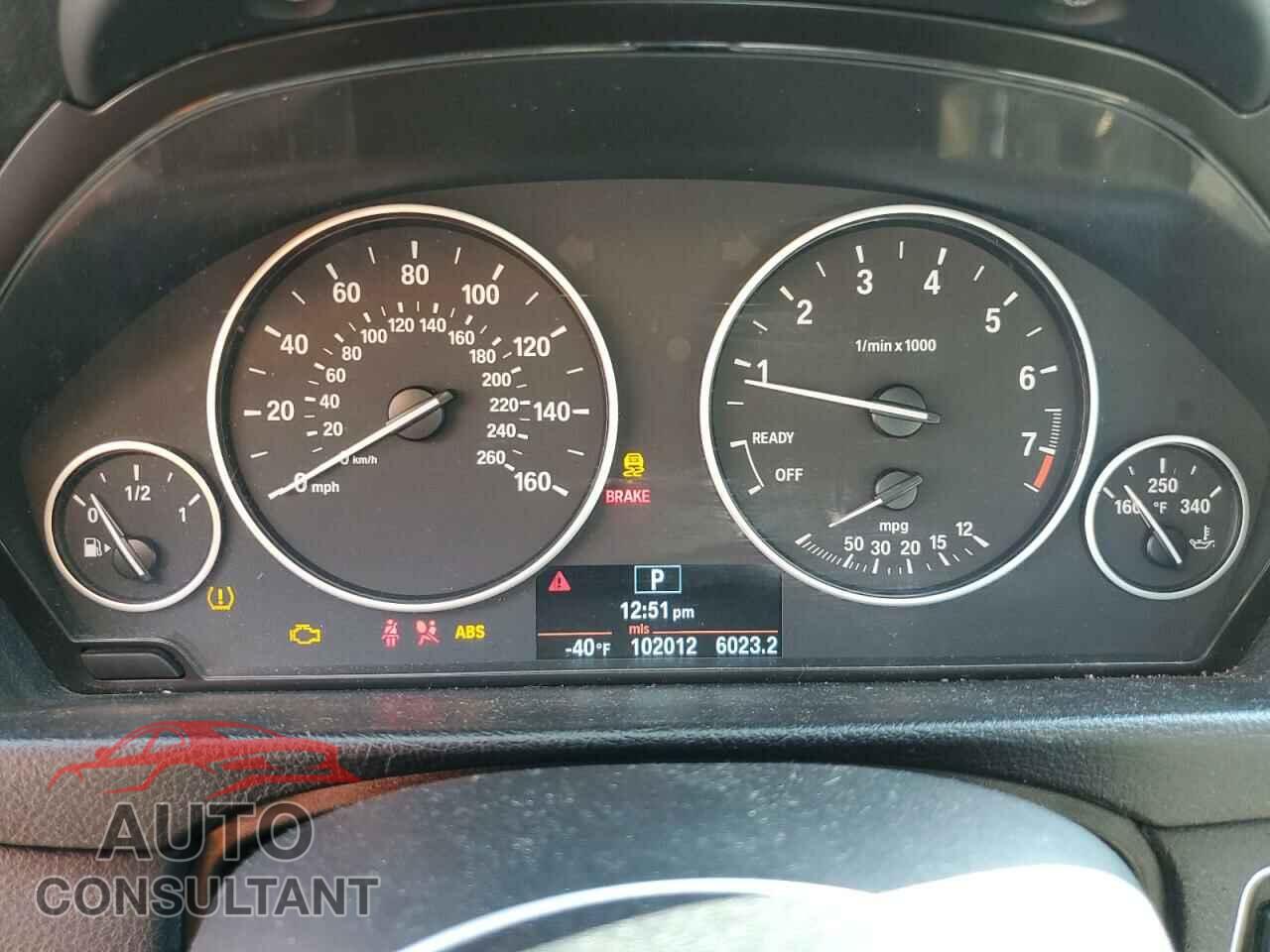 BMW 3 SERIES 2013 - WBA3C3C56DF979357