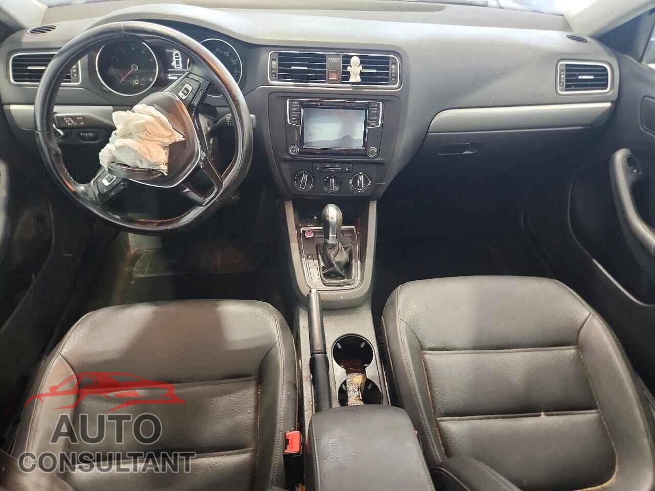 VOLKSWAGEN JETTA 2017 - 3VWDB7AJ1HM246038