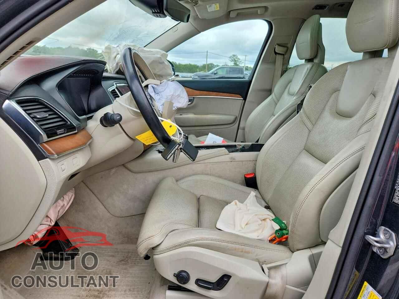 VOLVO XC90 2016 - YV4A22PL2G1022710
