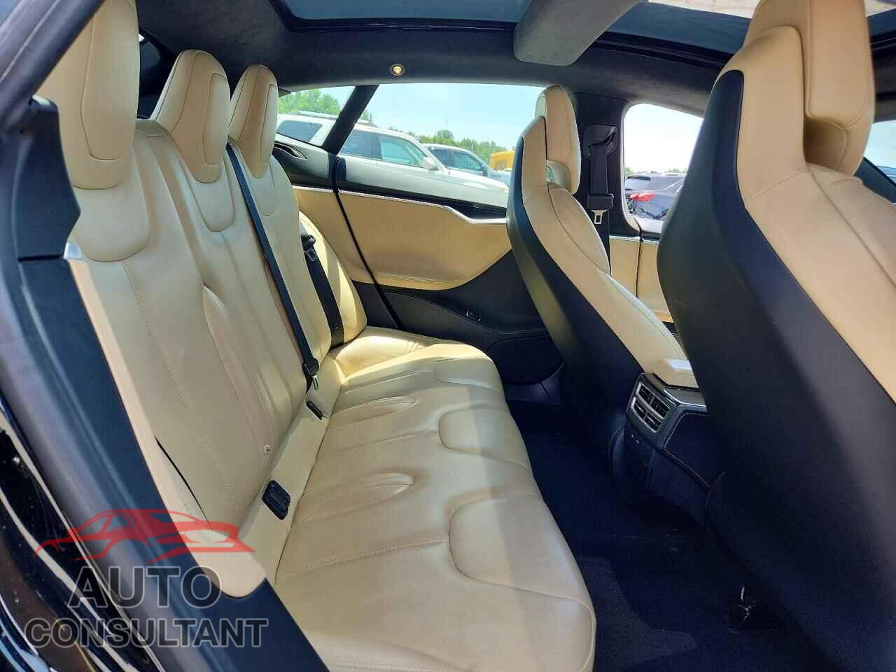 TESLA MODEL S 2017 - 5YJSA1E13HF185476