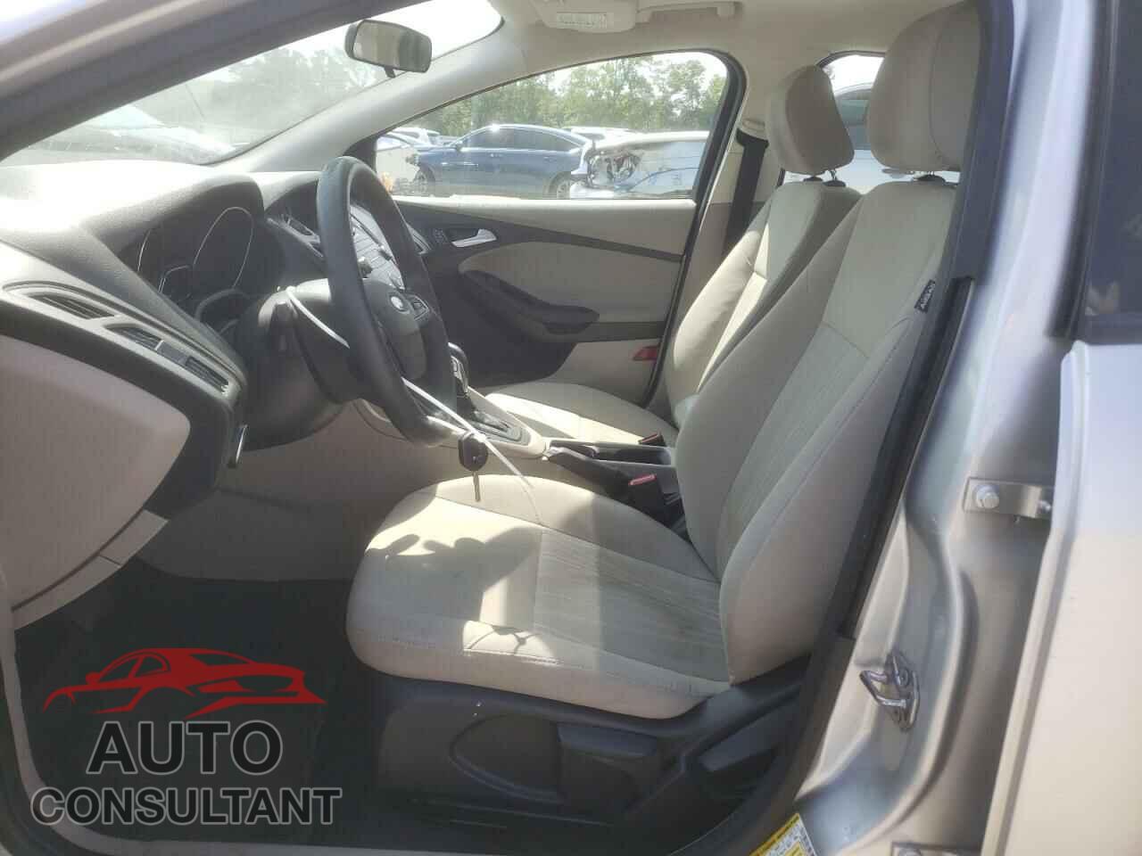 FORD FOCUS 2015 - 1FADP3F29FL343877