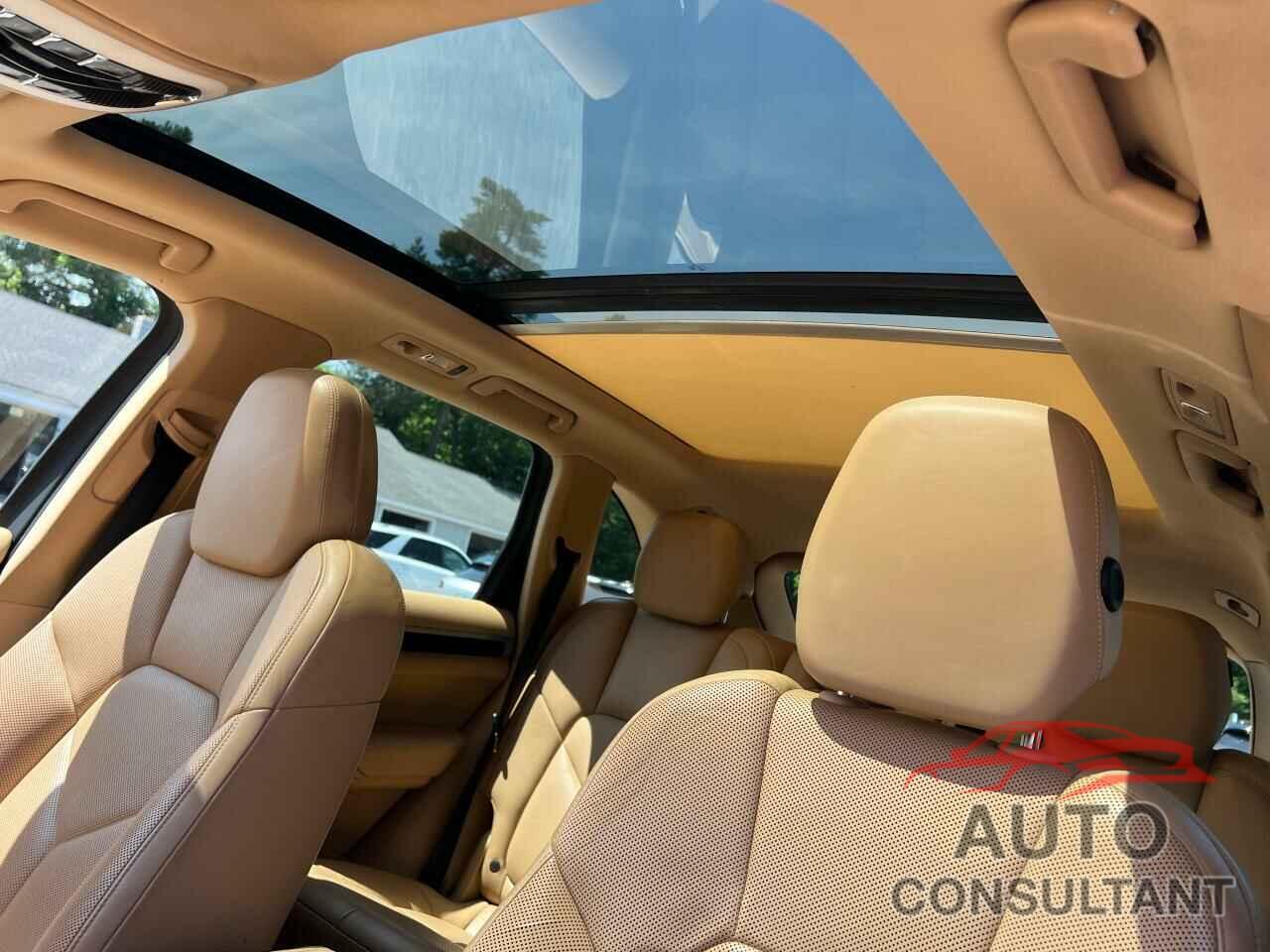 PORSCHE CAYENNE 2016 - WP1AA2A22GKA36878