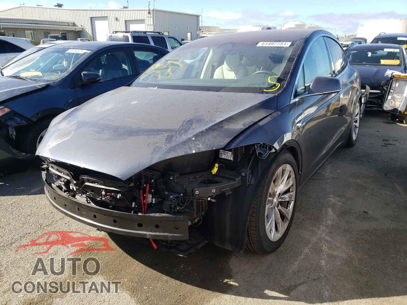 TESLA MODEL X 2018 - 5YJXCBE28JF104556