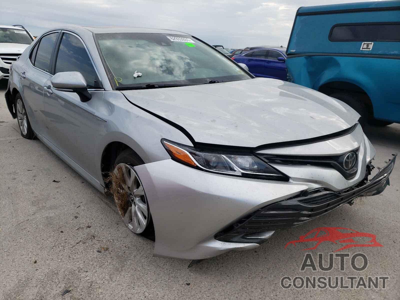 TOYOTA CAMRY 2018 - 4T1B11HK5JU511419