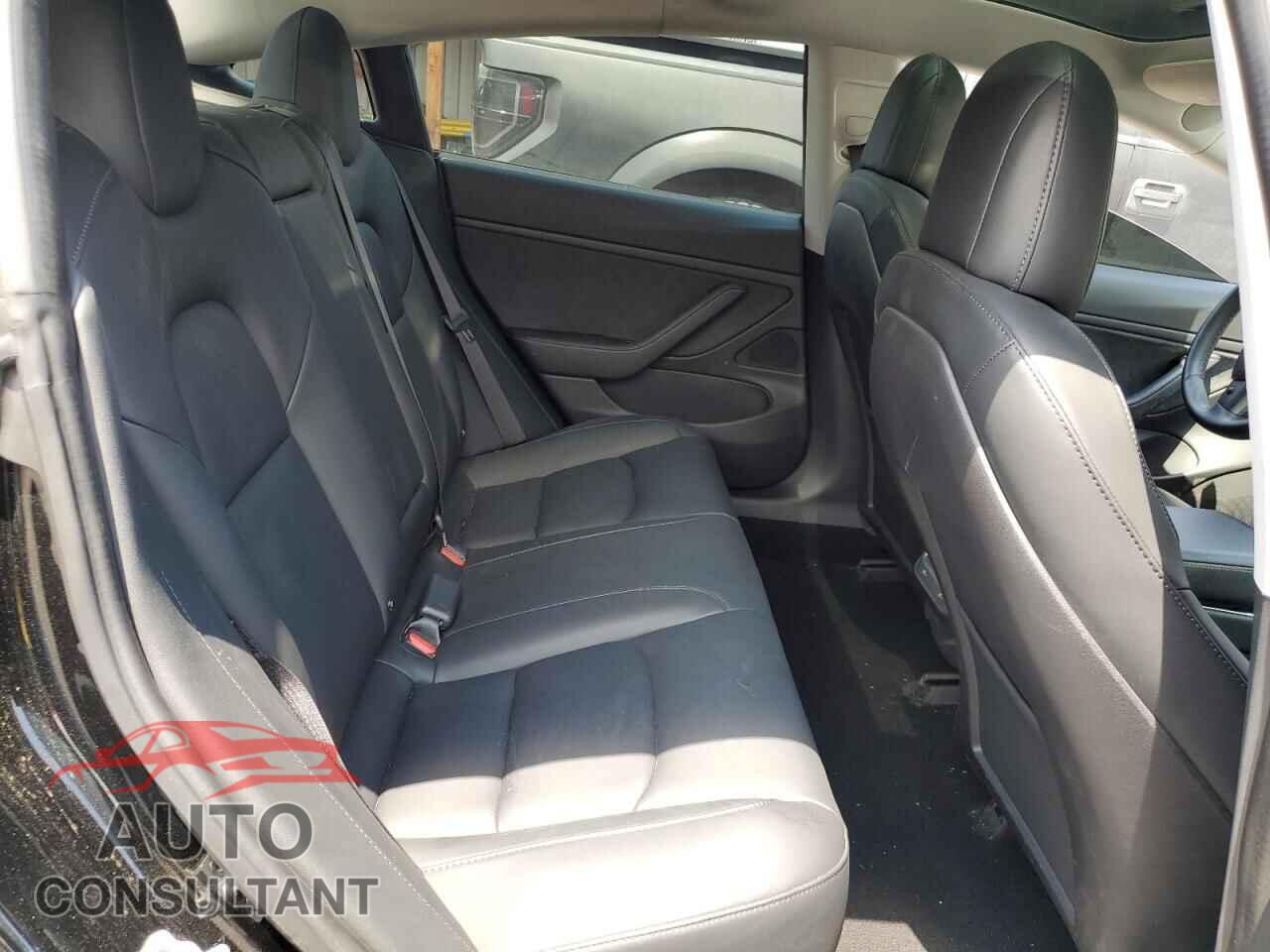 TESLA MODEL 3 2018 - 5YJ3E1EB3JF170807