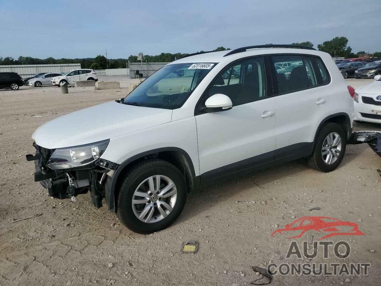 VOLKSWAGEN TIGUAN 2017 - WVGBV7AX2HK025377